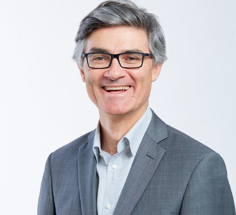 Formé à l’European Business School, Hugues MORIN rejoint CLASQUIN en 1992 où il passera successivement par Sydney, Osaka et Tokyo, avant de revenir en France en 2002, où il est nommé Directeur Régional Sud, puis promu Directeur Général France, Italie et Allemagne. À partir de 2016, il dirige l’ensemble des fonctions Front Office worldwide (opérations et ventes) en tant que Group Executive Vice President. Depuis 2018, son champ de responsabilités couvre les fonctions Back Office (Finance, RH, IT…), périmètre dirigé par Laurence ILHE, Secrétaire Générale. Il est devenu CEO du Groupe le 1er janvier 2019.